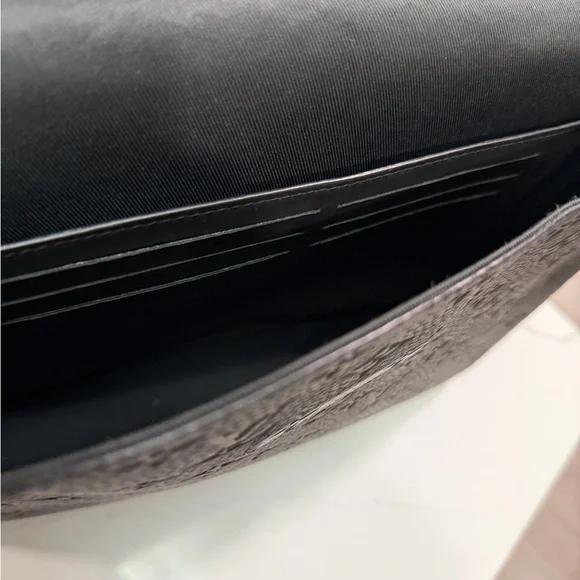 Louis Vuitton Monogram Taurillon Pochette Steamer - Picture 10 of 13